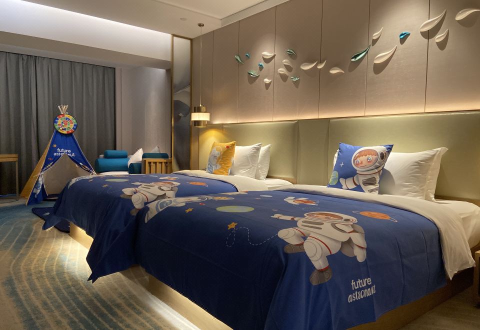 Royce Hotel ShenzhenSpace Family Twin Room