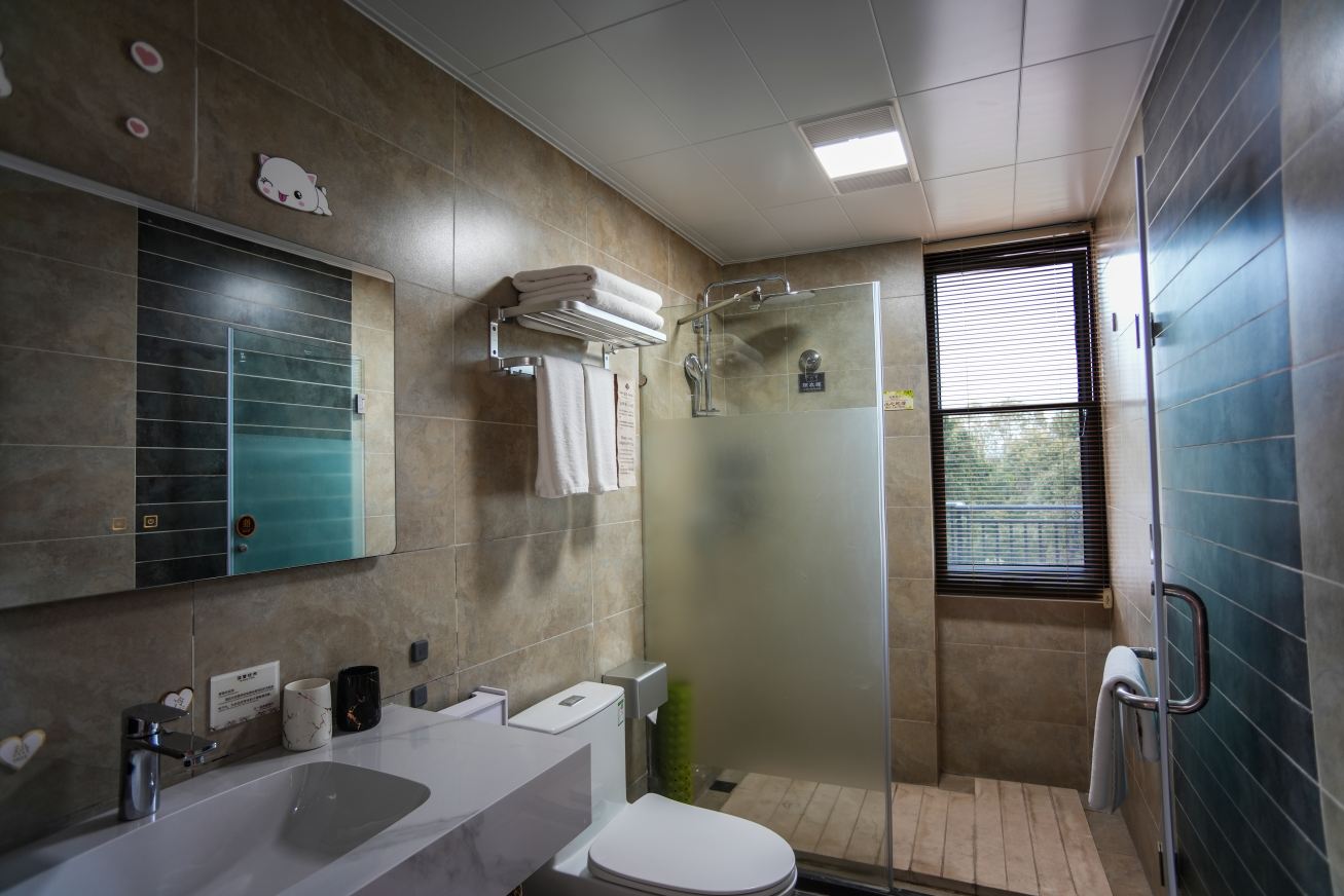 秋月别墅四房一厅（影音房+麻将）