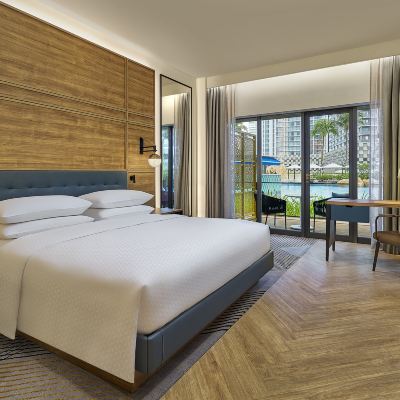 小屋，客房，1張大床，梳化床，泳池景，泳池通道 吉隆坡市中心喜來登福朋飯店優惠