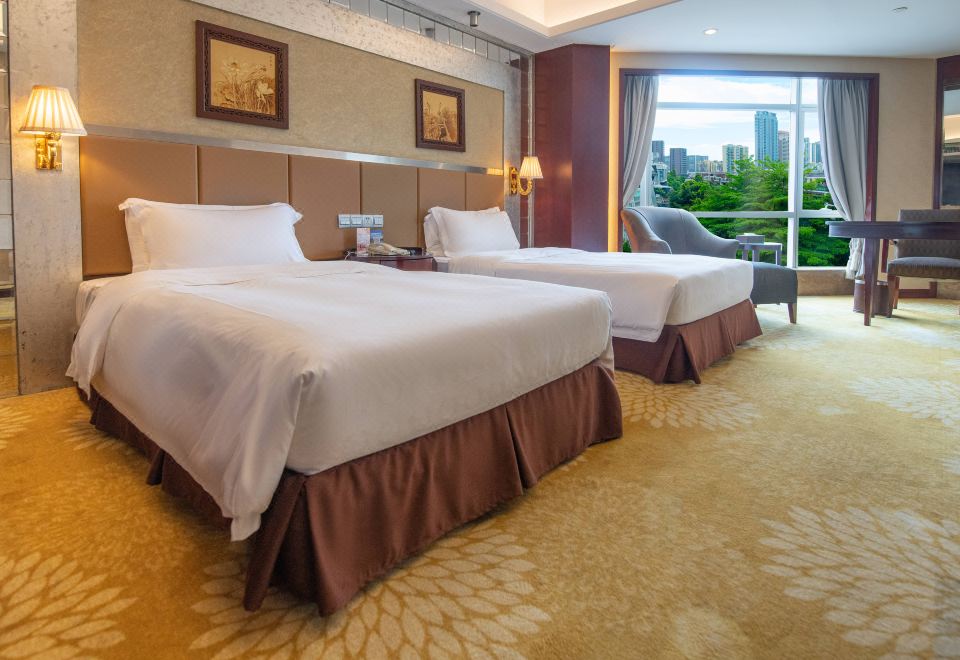 高级双床房【海边城景+办公桌】