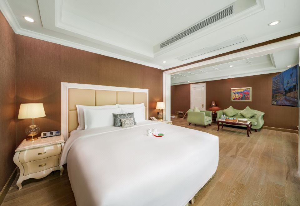 贵宾楼经典海景大床房（配掼蛋设施）