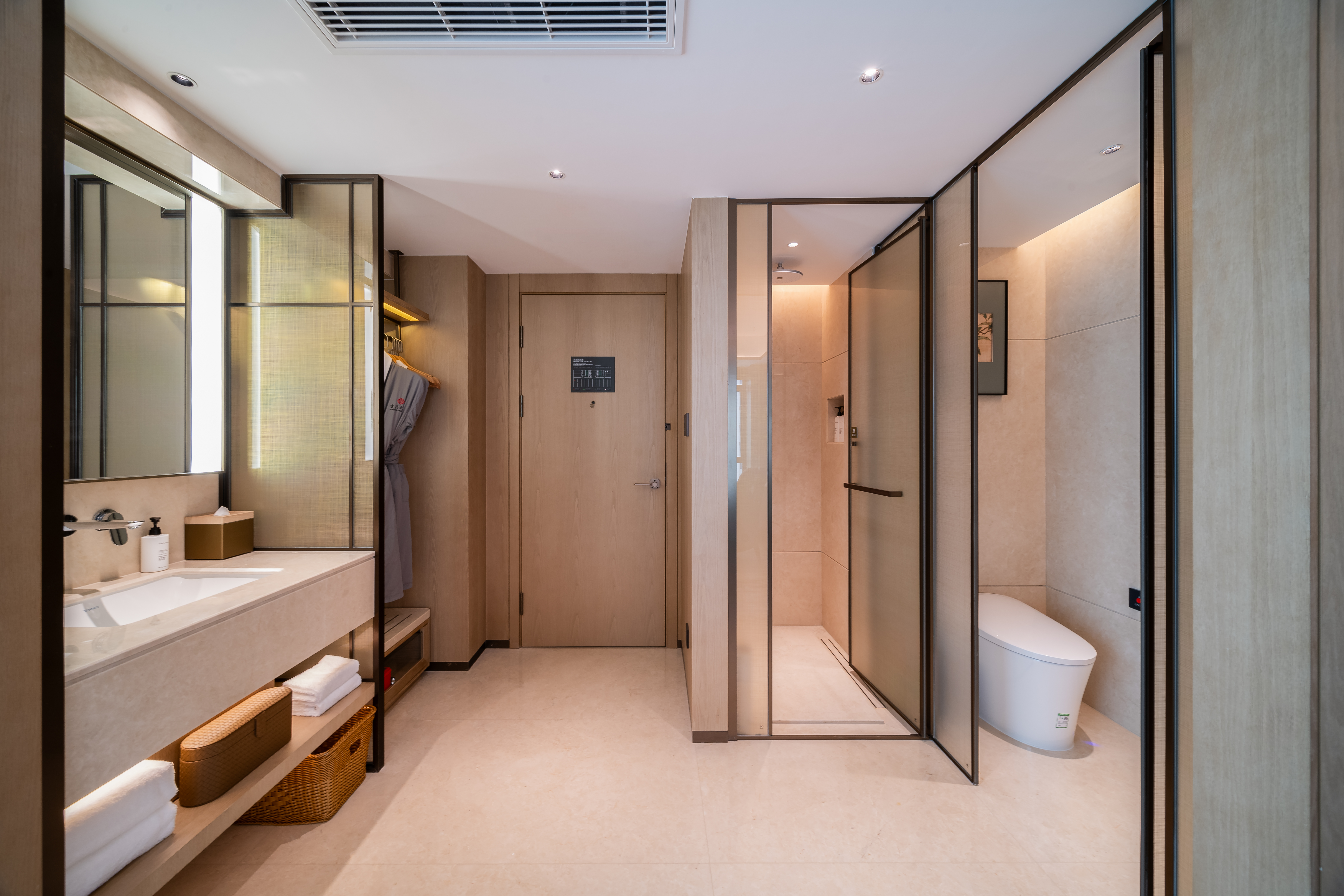 欢娱假日套房[观璀璨夜景+静宁会客厅]