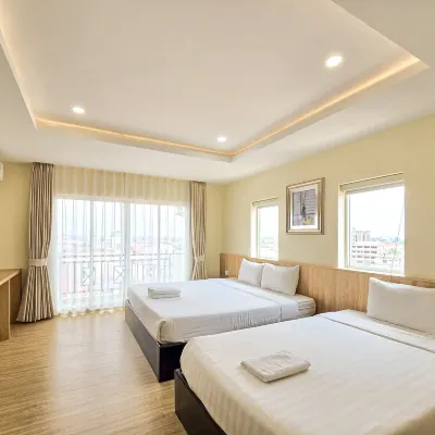 Douangchan Plaza Hotel Hotels near Vat that Khao