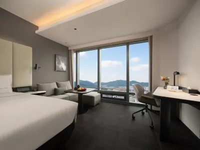 Yantai Binhai Plaza No.1 Bathing Beach Seaview Atour Hotel Ξενοδοχεία στην πόλη 