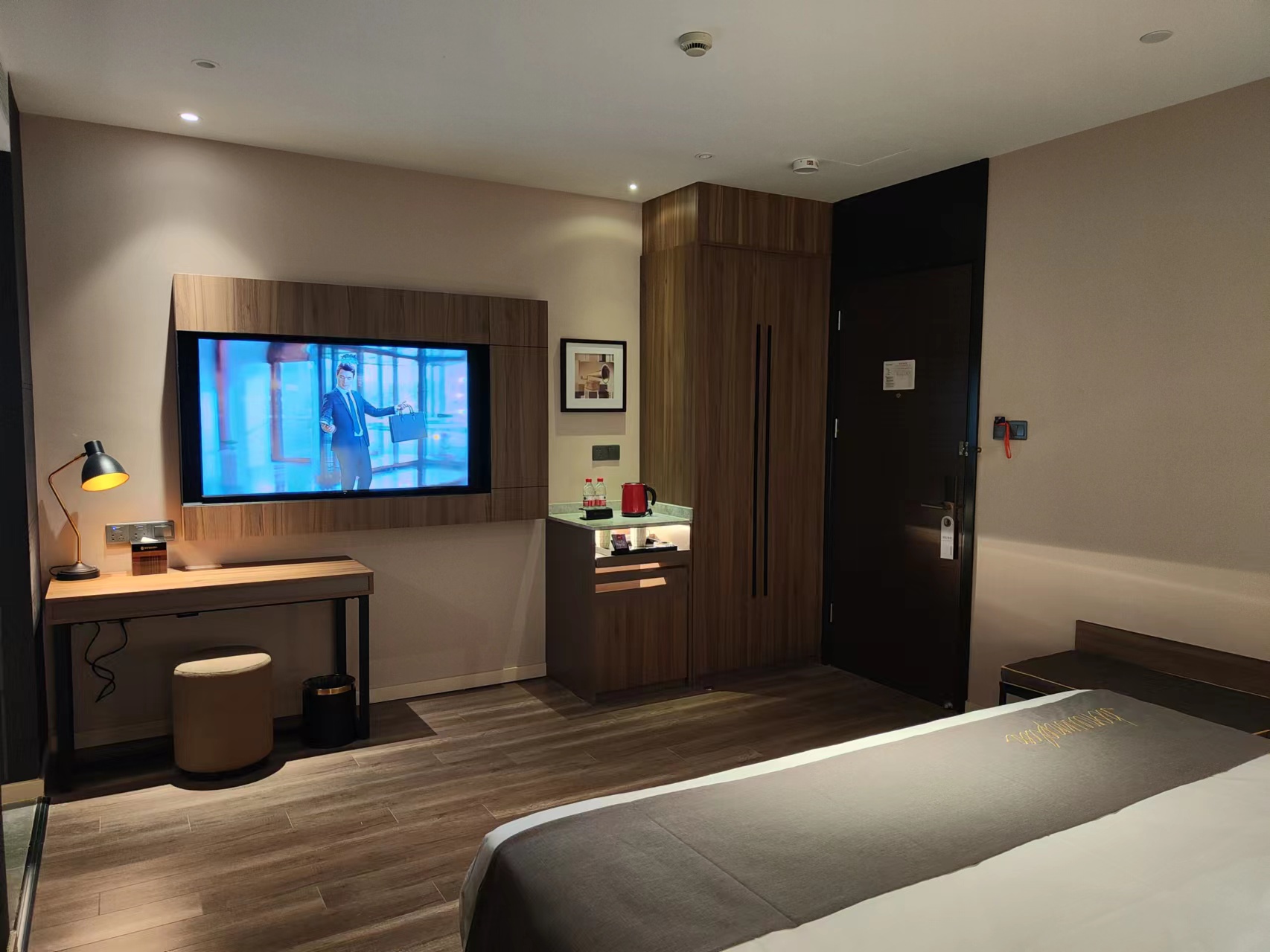 商务大床房（梦百合零压床品）