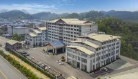 Zhenning Lingyue Grand Hotel