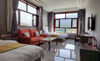 Qilian Weiyi Leisure Resort Villa