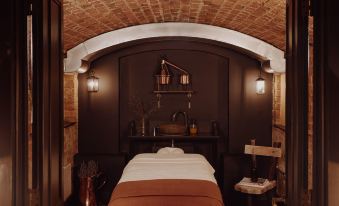 No 1 by GuestHouse, York - Housity