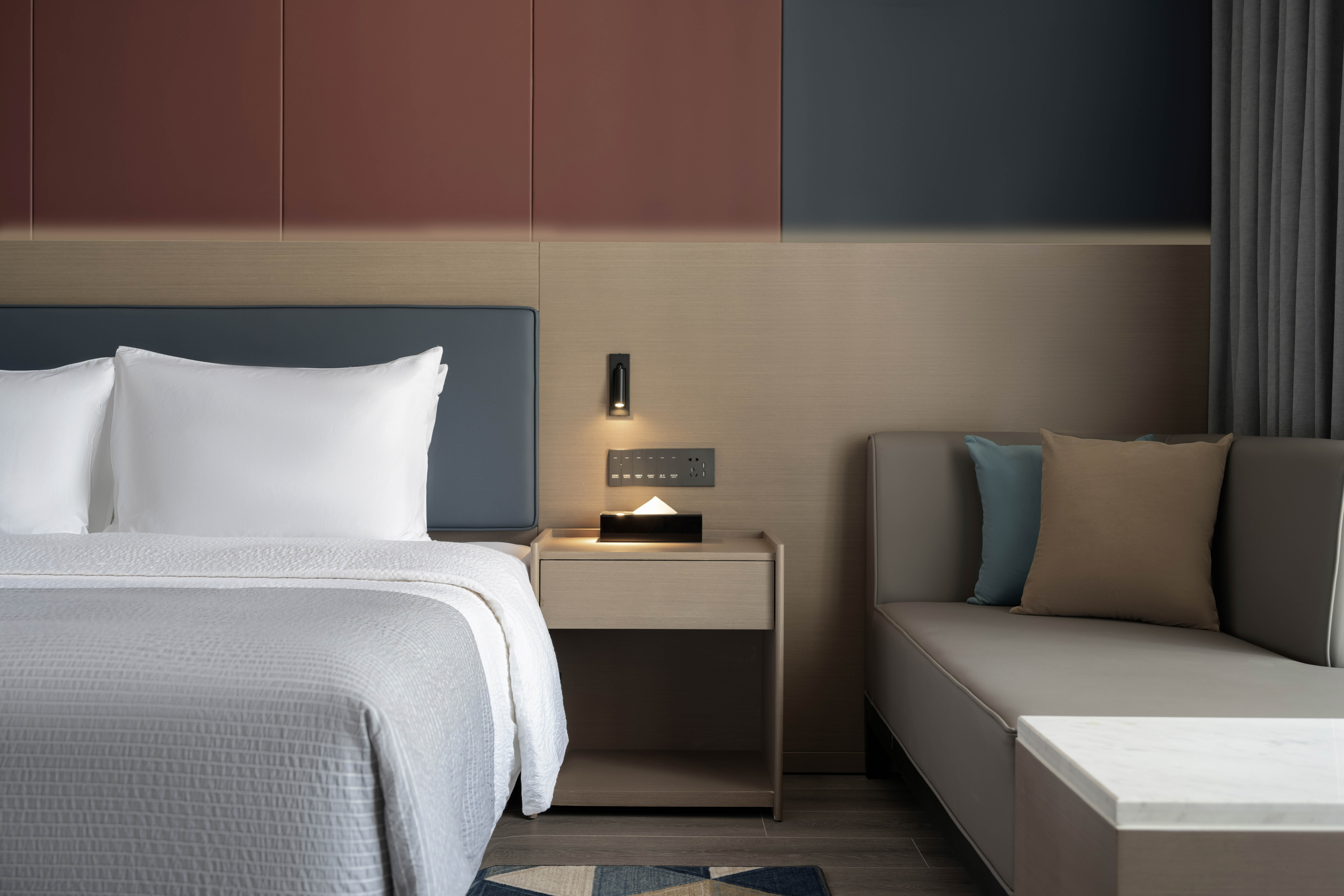 高级豪华大床房（景观落地窗+小冰箱+金可儿床垫+Acca Kappa洗护用品）