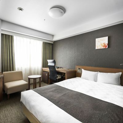 中型雙人床房-可吸菸 大和Roynet飯店-京都四條烏丸優惠