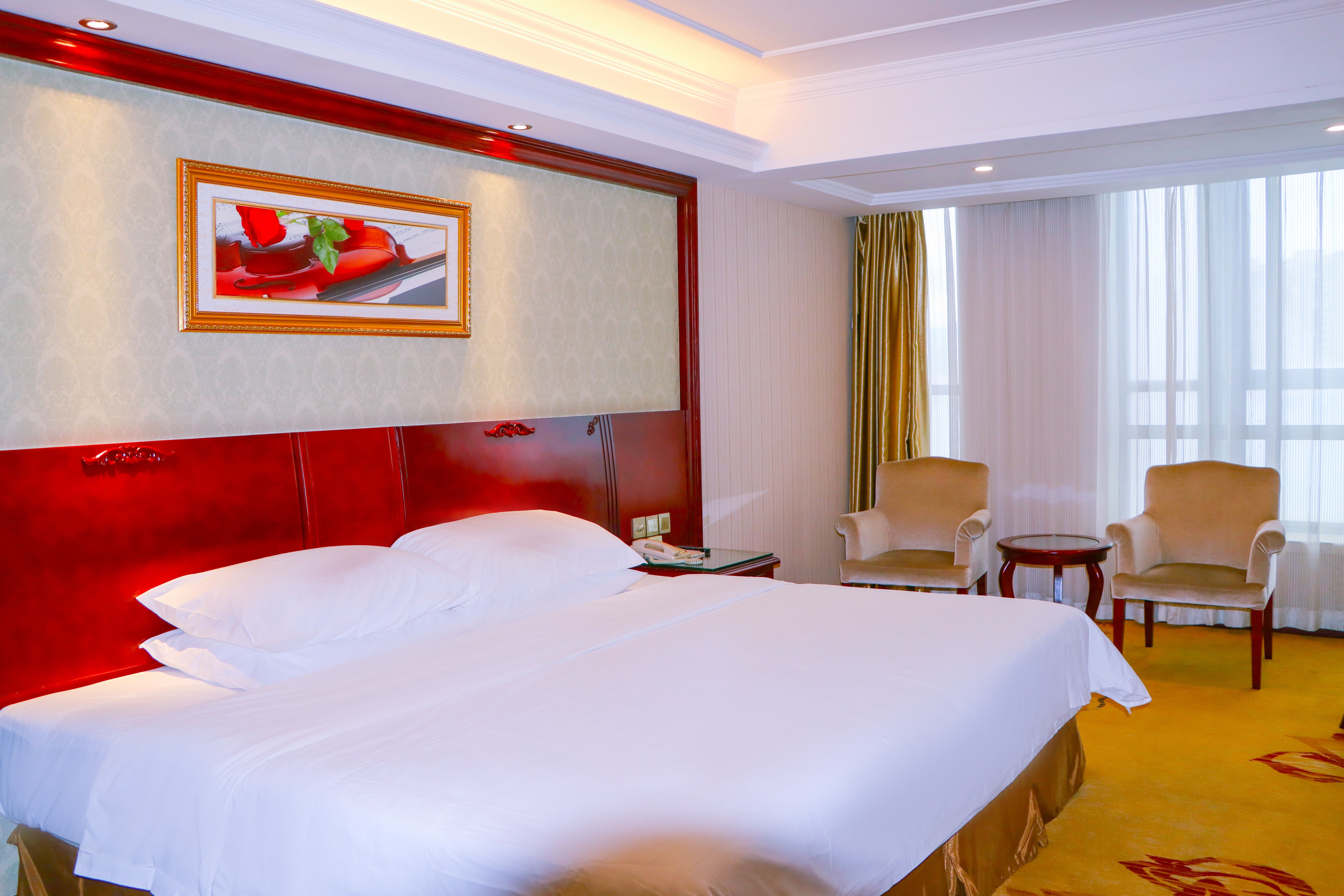 商务大床房 I 记忆床垫