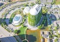 Golden Flower Jade Lake Plaza Hotel