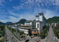 宏昌ホテル（宜昌興山高速鉄道駅昭君広場）