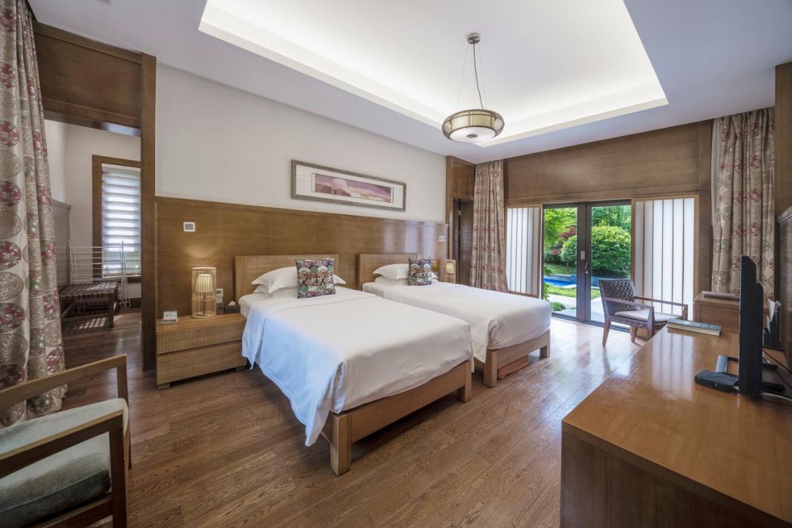 天驿别墅四室二厅