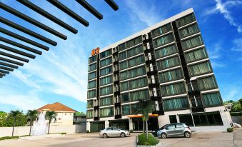 Green Hotel and Resort - Housity