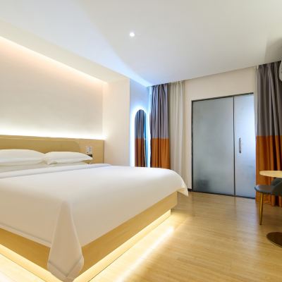 商務大床房（舒適好眠+零壓床墊+公區自助洗衣烘乾房） 格林聯盟酒店（深圳會展中心福田口岸店）優惠