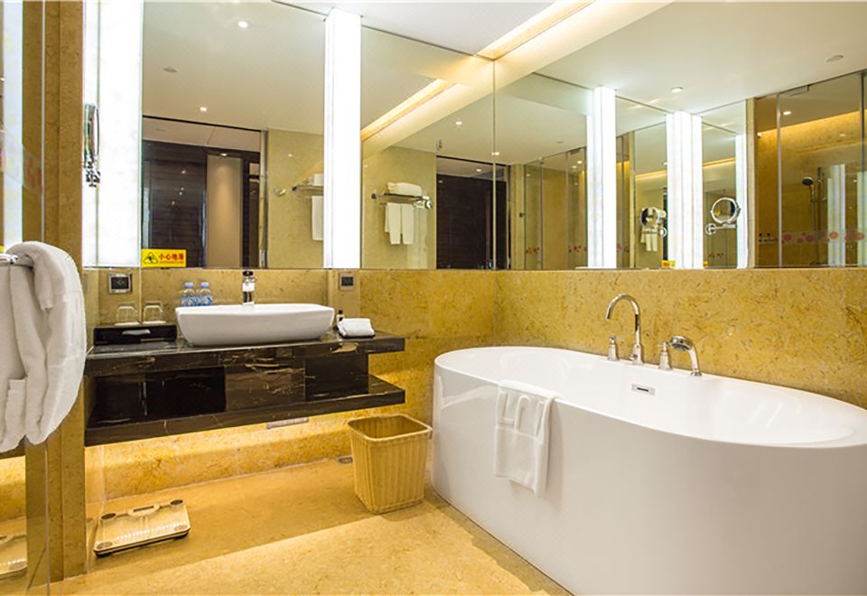 Grand King Room