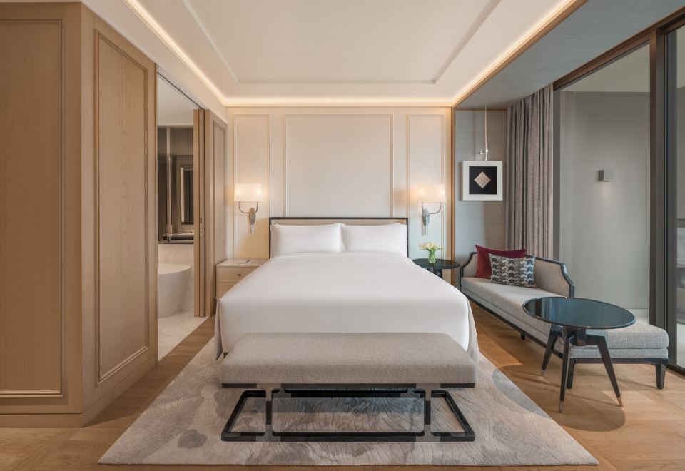 俱乐部大床房（带阳台可享用酒廊）