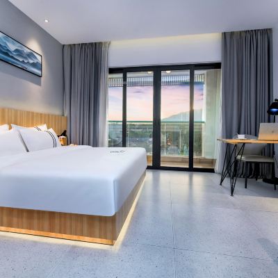 鹿趣陽台大床房（觀景陽台+智能客控+智能馬桶） 易趣輕奢飯店（中山三鄉鎮店）優惠