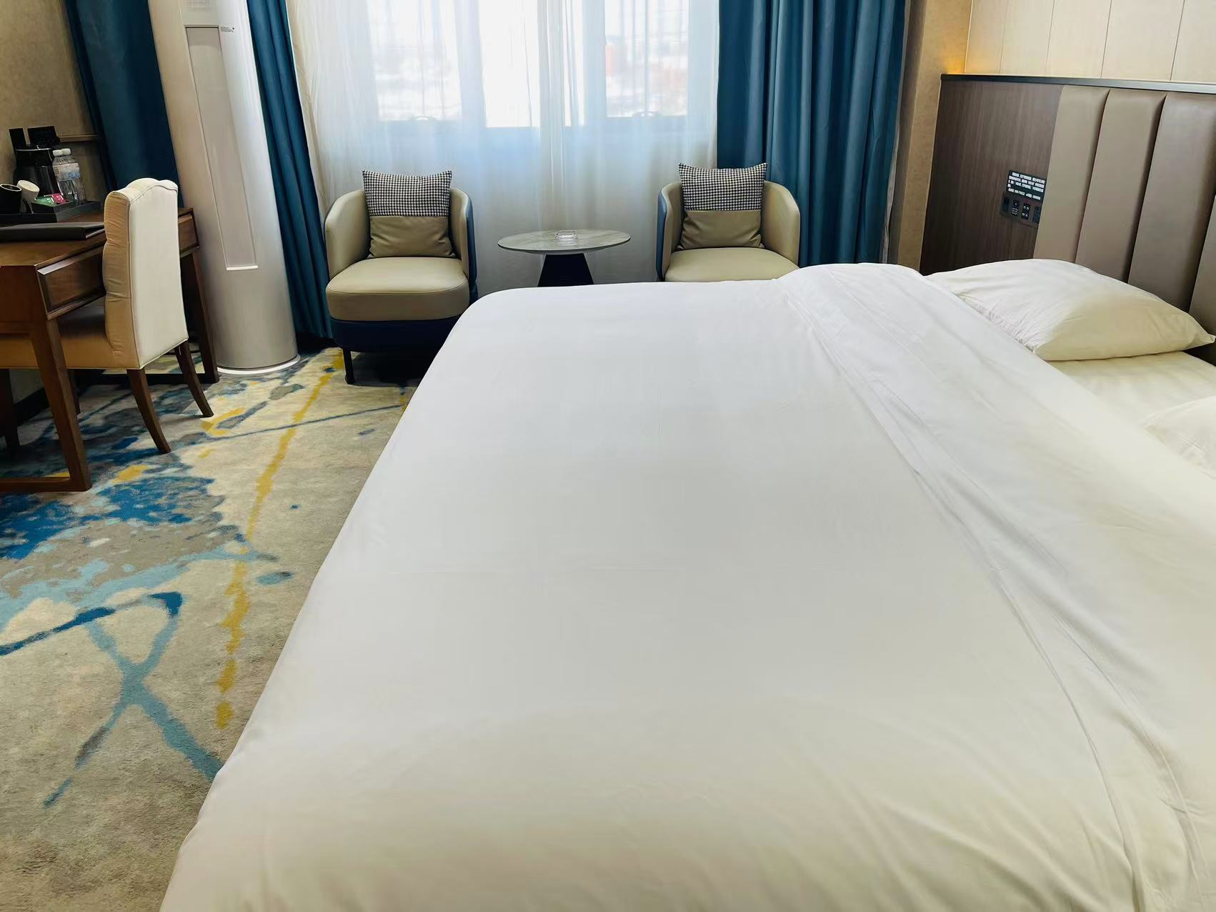 凤凰嘉宾大床房