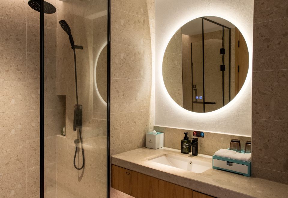 FUZHOU ROYAL HOT SPRING HOTEL & RESORTYusu Scenic View Balcony Twin Room