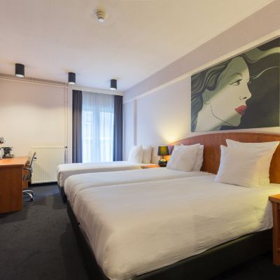Comfort Room 1 Twin Bed 1 Single Bed Leonardo Hotel Utrecht City Center Promo Code