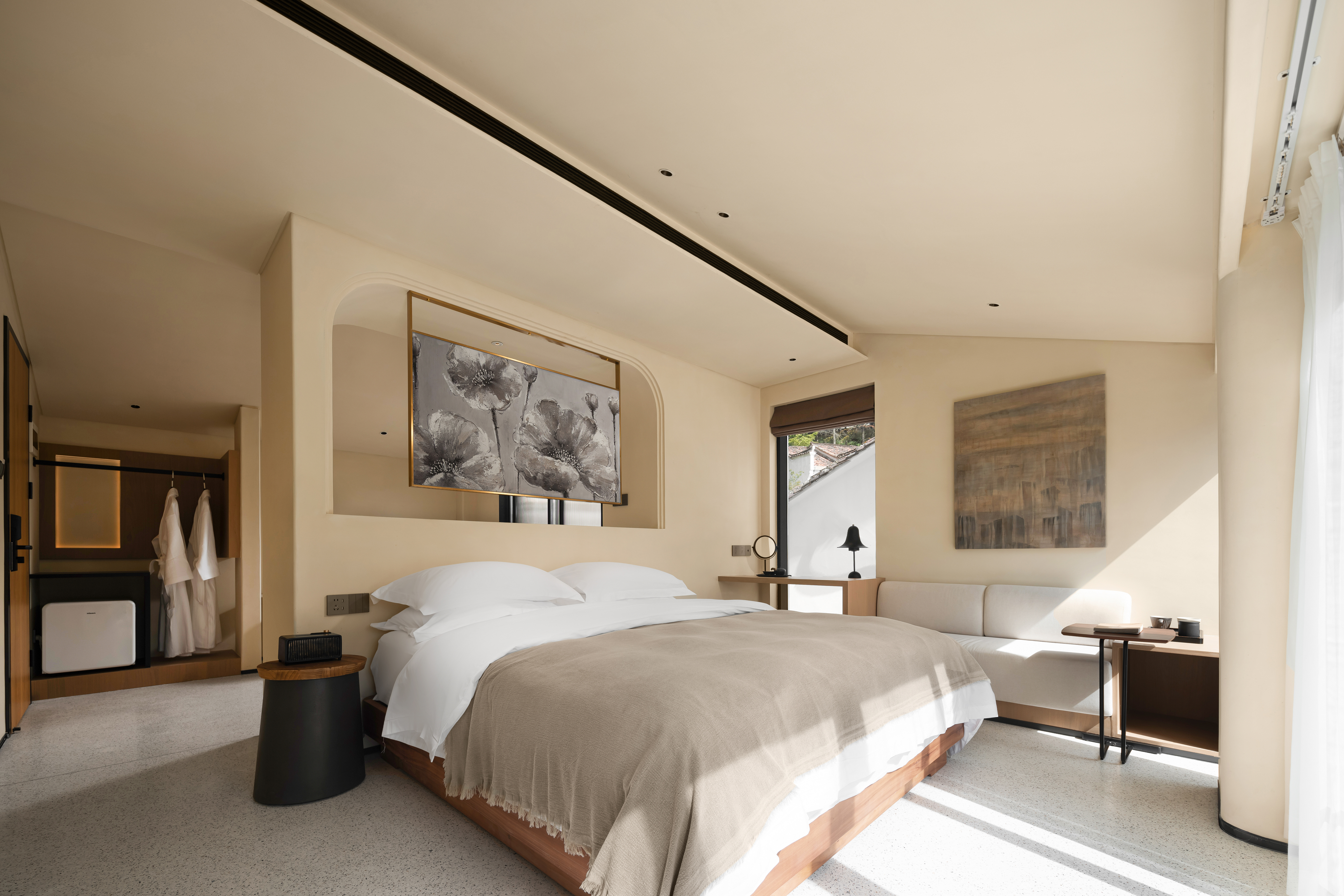 拾色·阳台山景大床房『浴缸+观云听风+Nespresso胶囊Coffee机+全身镜』