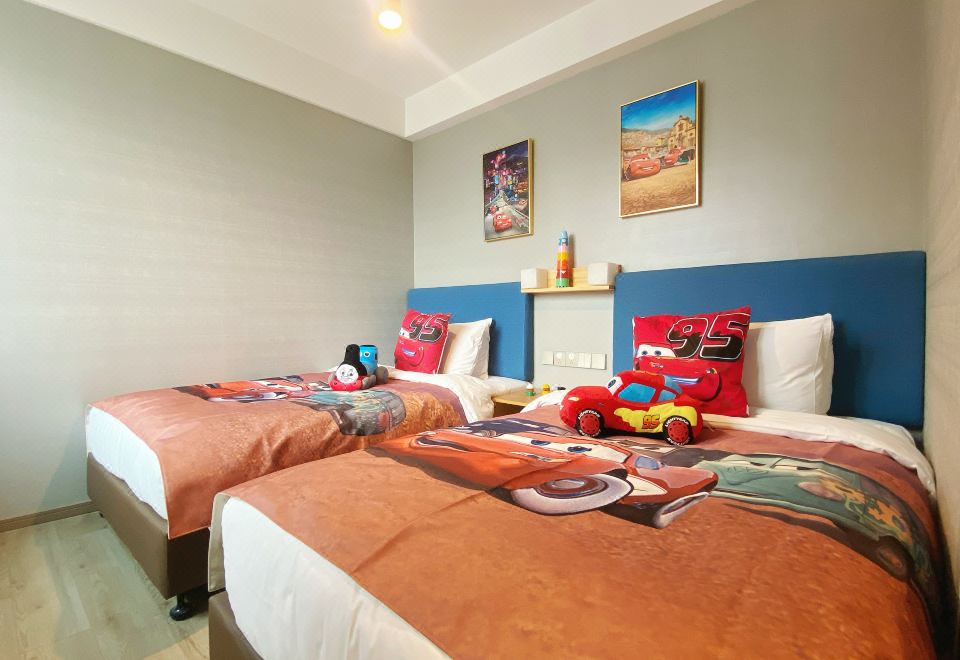 Sunshine City Tsuen Wan Hotel (Xi'an Hi-tech Dadu Dian Shop)Exclusive Car Superhero Family Room, Two-Bedroom (Cooking Allowed + With Tub)