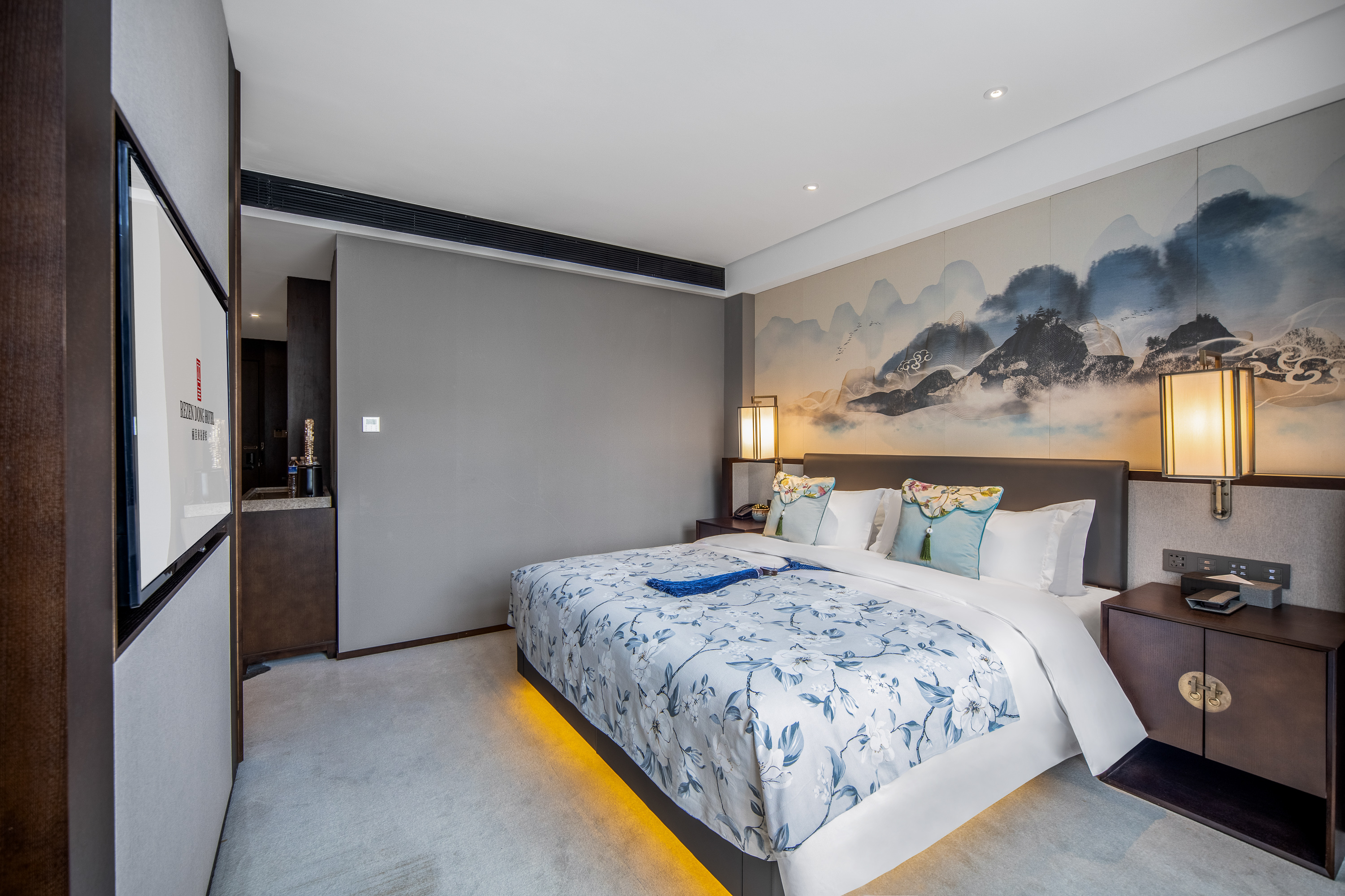 行政套房（零压床垫+温润加湿器+手机投屏+会客厅）