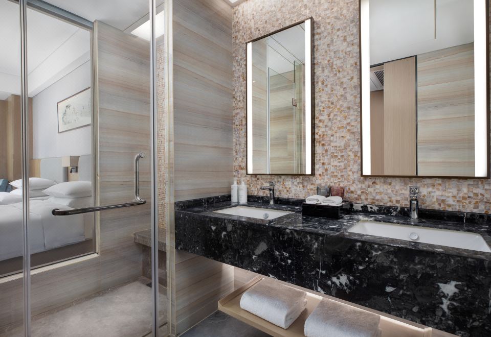 Courtyard by Marriott Hangzhou XiaoshanExecutive Room (2 beds)