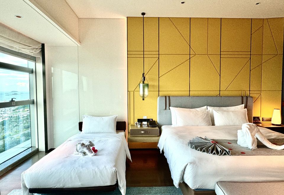 豪华海景家庭大床房（含小床1张）