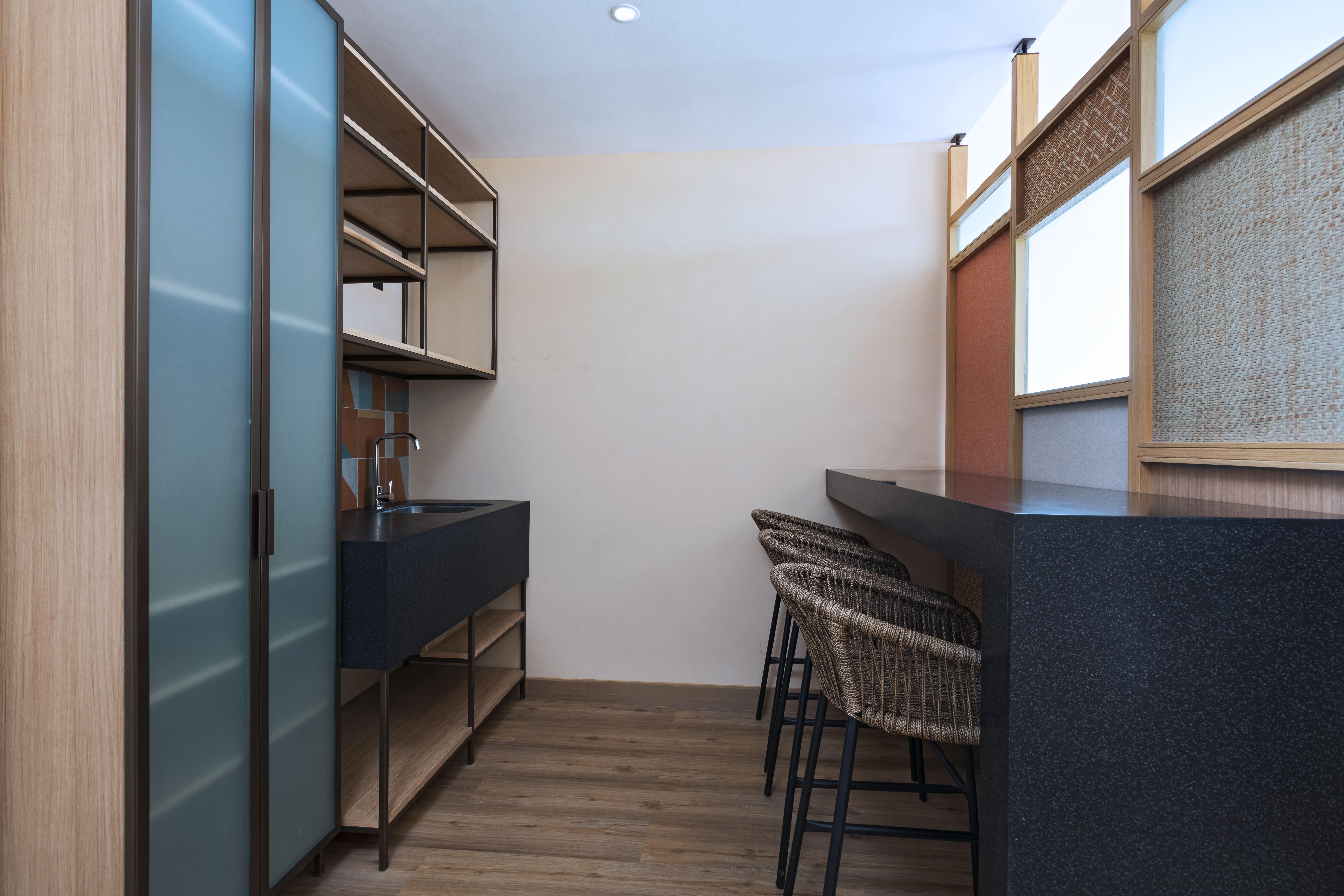 机灵，套房，2张大床，阳台