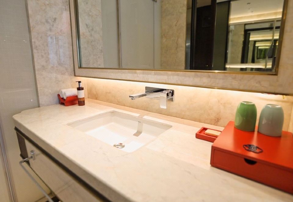 Luxury Hotel HangzhouGuestroom (Double Bed)