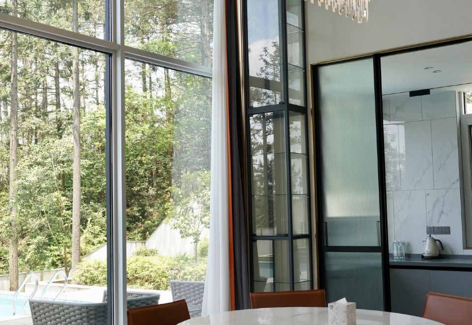 隐于松林五卧泳池别墅