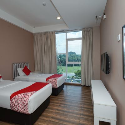 Standard Twin Room Kupon OYO 90100 Bangi Gateway Hotel