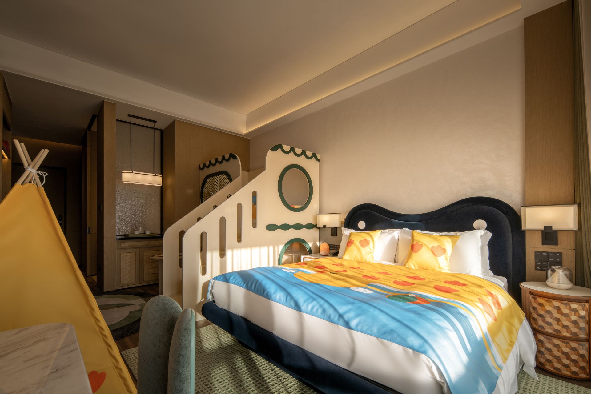 Family King Bed Room