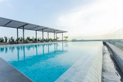 Accra Luxury Apartments @ The Lennox Hotele w: 