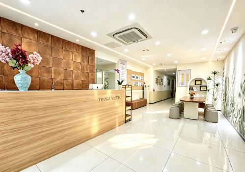 Yaha Light Travel | All-Female Homestay (Dongmen Old Street Grand Theater Subway Station)