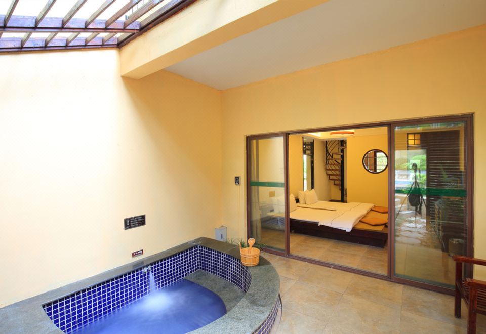 亲水别墅花园复式房|客房直达泳池|独立温泉池