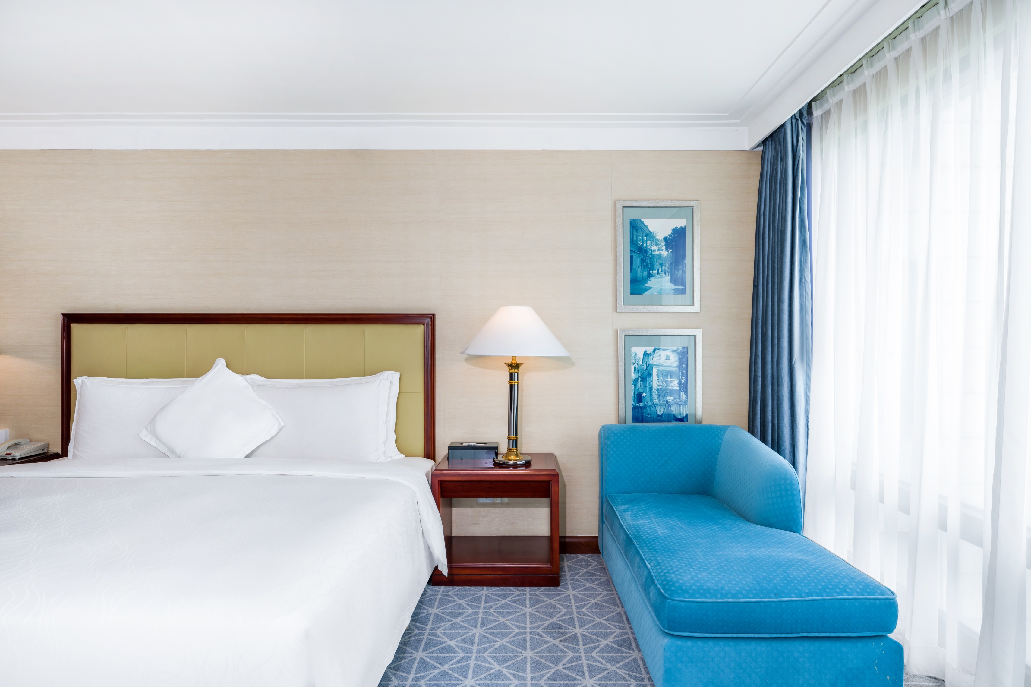 行政双卧三床套房