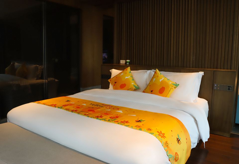 奇趣小汽车亲子房