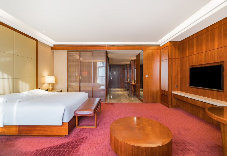 度假尊享大床房（全景明窗+会客沙发+私享熨烫机）