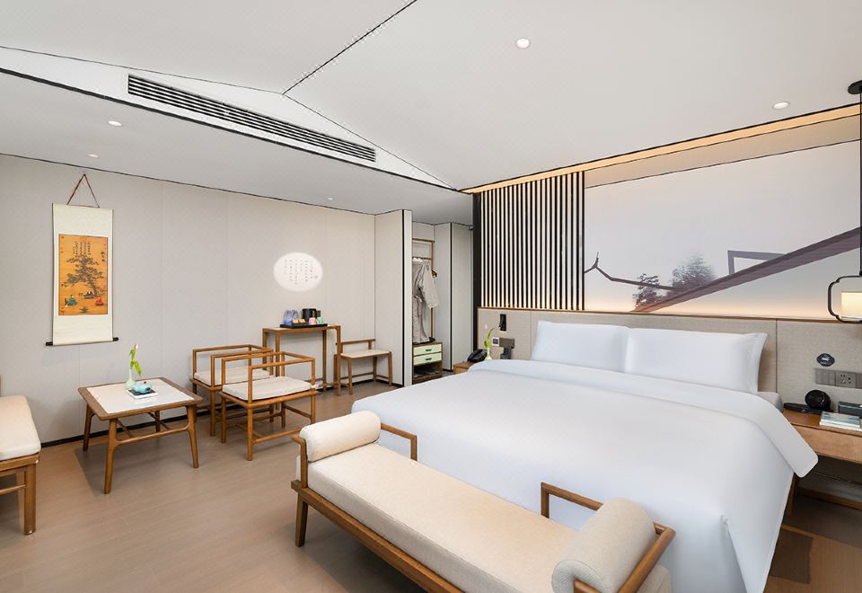 Jingyi Smart Double Bed Room With Cloud Mist Mountain View And Smart Guest Control