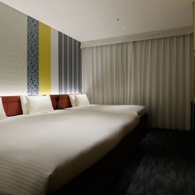 本館高級特大床房帶加床（可吸電子香菸） 三井花園飯店 京都四條優惠