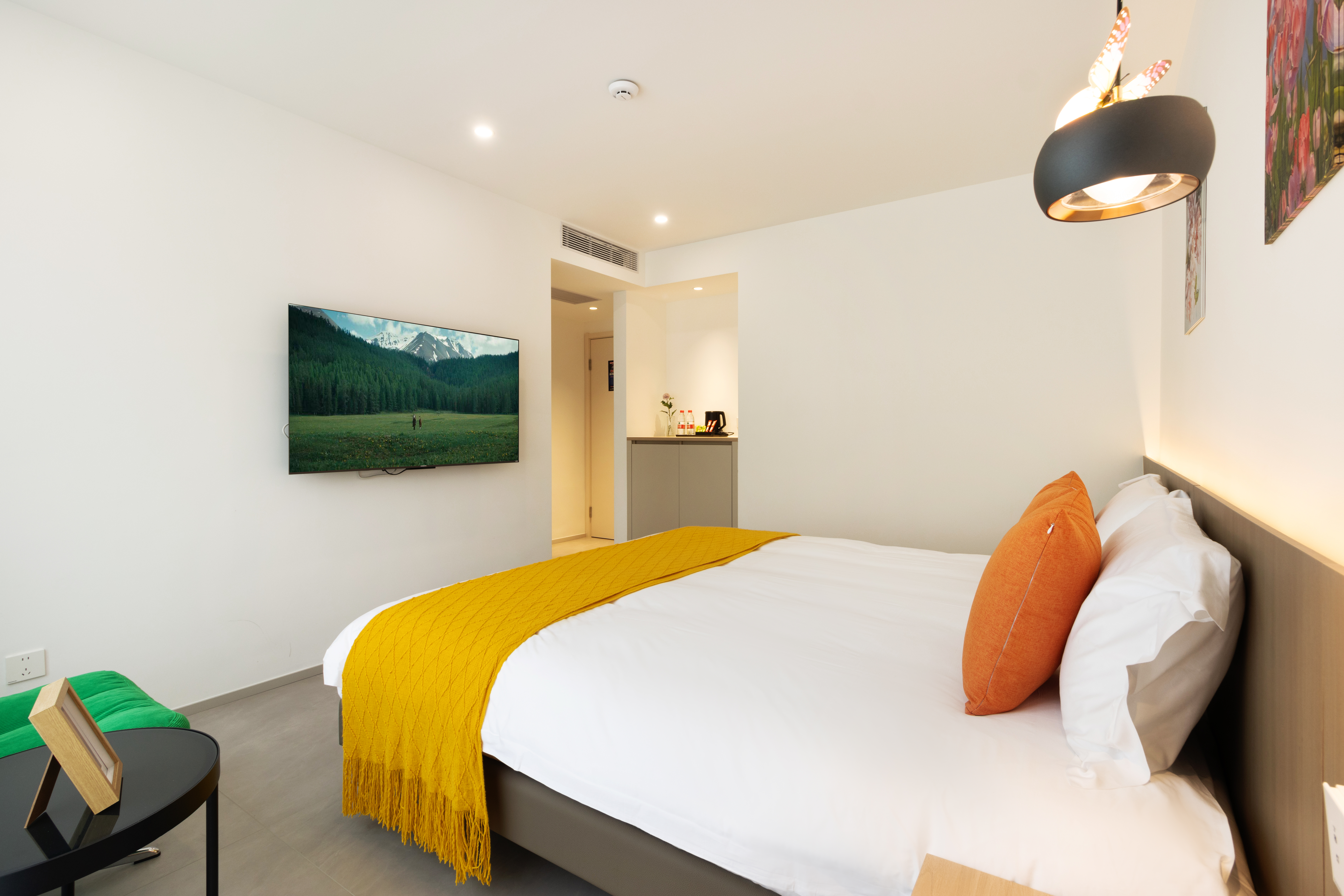 悠然舒适大床房丨中央约克水空调+地暖+可投屏智能电视+休闲座椅+慕思床垫+toto衞浴