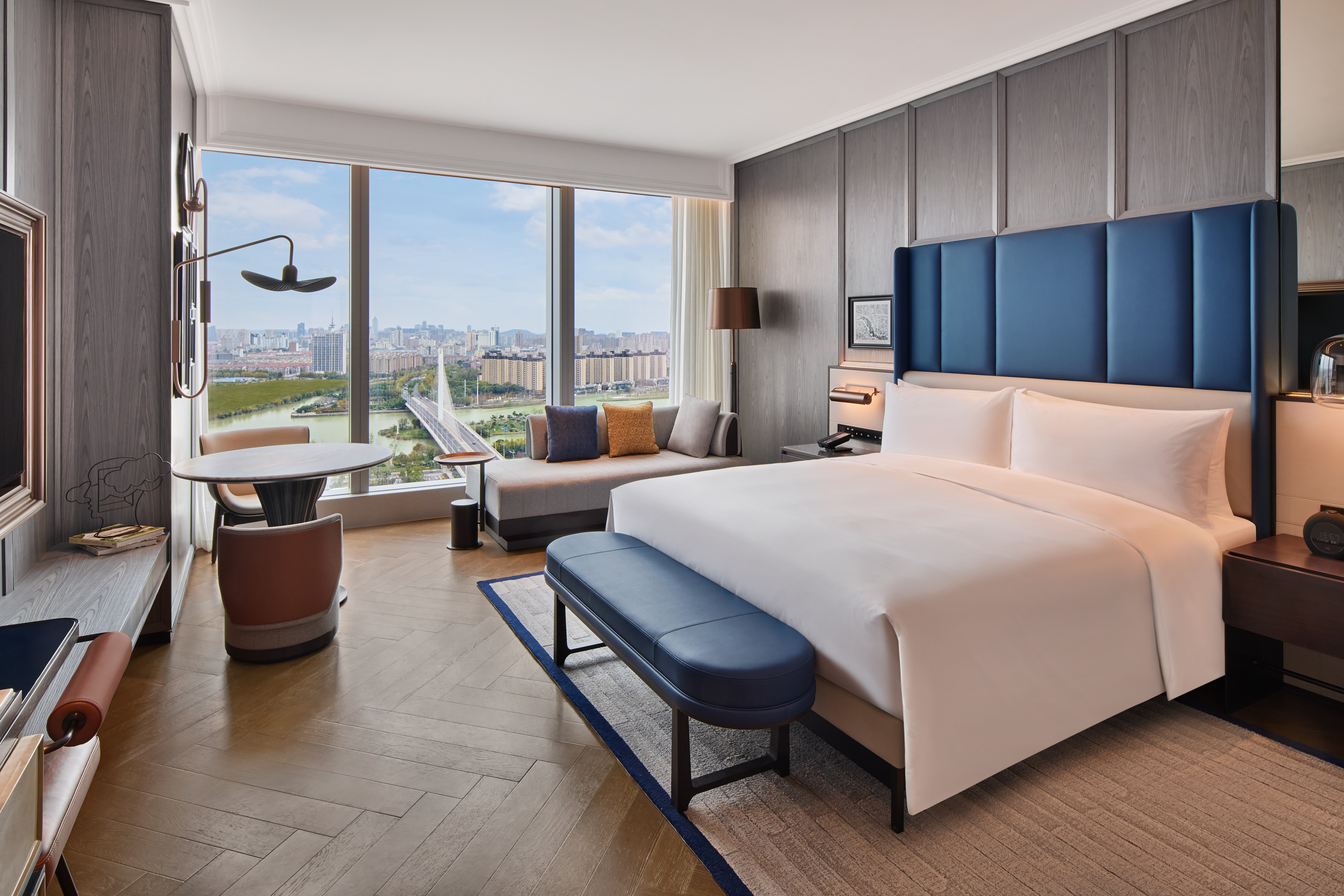 豪华运河景大床房