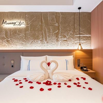 臻愛大床房《兩情相悅520至臻心意》 曼美·文禧居飯店（常州春秋淹城湖塘地鐵站店）優惠