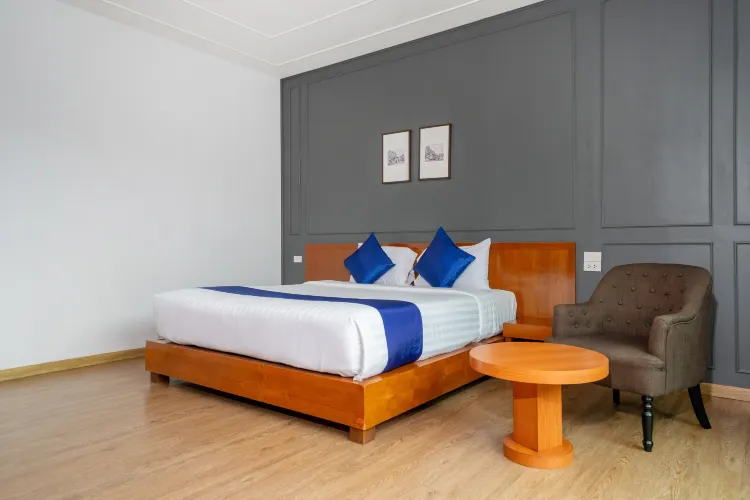 ห้องดีลักซ์ เตียงใหญ่ 1 เตียง