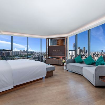 尊享套房（180°全景落地窗+智能馬桶+徠芬吹風機） 荷泰酒店（海口紅城湖店）優惠