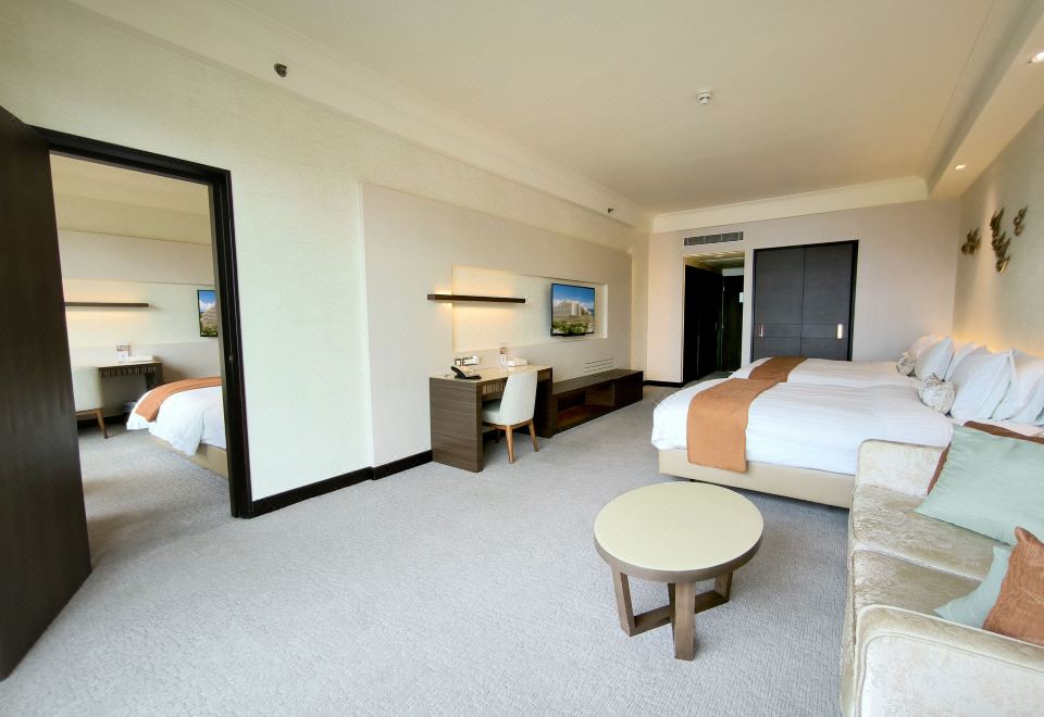 Hong Kong Gold Coast HotelDeluxe Seaview Connecting Family Room